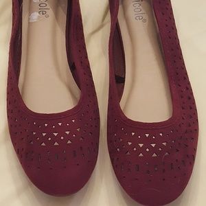 NWOT Nicole Flats